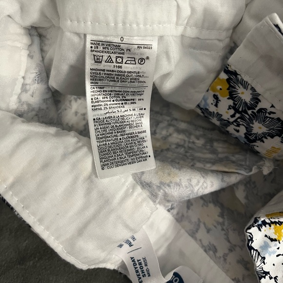 Old Navy Everyday Short - Picture 6 of 7